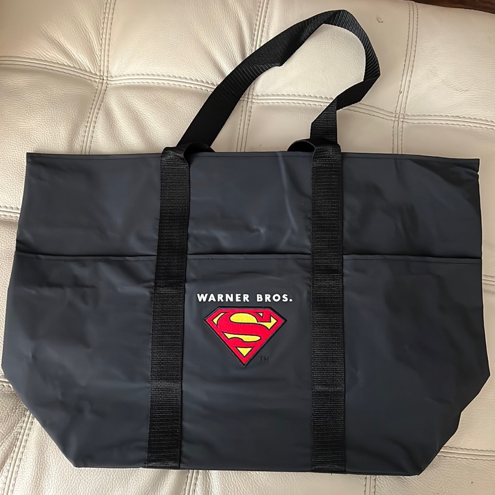 1993 superman bag very good condition! Carryall, black oversized 15x22”